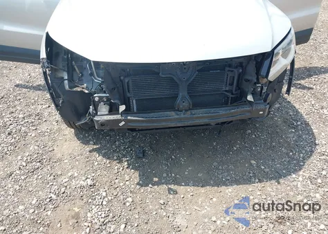 2015 Volkswagen Tiguan S z USA, uszkodzony, nr VIN WVGAV7AX9FW594437